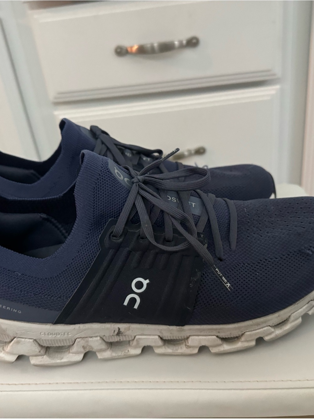 On Running Men's Cloudswift Navy/White Athletic Sneakers